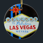 Ornement En Céramique Saison des vacances de Las Vegas<br><div class="desc">Vous pouvez personnaliser cet ornement de Las Vegas et l'employer comme décoration d'amusement pour des paquets ou au lieu d'une carte et rendre votre salutation de vacances mémorable !</div>