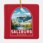 Ornement En Céramique Salzbourg Autriche Travel Art Vintage<br><div class="desc">Conception de déplacement vectoriel rétro de Salzbourg. Salzbourg est une ville autrichienne située à la frontière de l'Allemagne et offrant une vue sur les Alpes orientales. La ville est divisée par la rivière Salzach, avec les bâtiments médiévaux et baroques de la piétonne Altstadt (Vieille Ville) sur sa rive gauche, face...</div>
