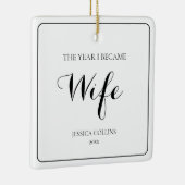 Ornement En Céramique Script noir simple élégante première femme de Noël (Droite)