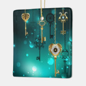 Ornement En Céramique Skeleton Keys on Green Background (Gauche)