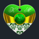 ORNEMENT EN CÉRAMIQUE ST PATRICK'S CELTIC HEART SHAMROCK MODÈLE PHOTO<br><div class="desc">Élégant monogramme de coeur avec des fleurs damassées vertes blanches et des arcs en or pour Noël,  Saint Patty's Day,  mariage irlandais,  Saint Valentin,  sauf la date,  fiançailles romantique,  anniversaire,  douches nuptiales.</div>