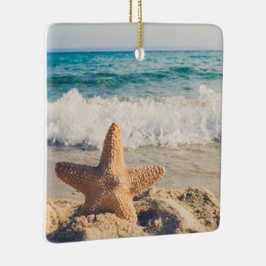 Ornement En Céramique Starfish sur une plage de sable Photo (Droite)