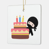 Ornement En Céramique Tiny Ninja Derrière le gâteau d'anniversaire (Gauche)