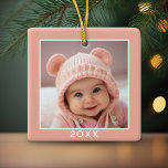 Ornement En Céramique Un Carré photo plus année - corail rose minimal<br><div class="desc">Ajoutez une photo à ce joli décor de vacances,  parfait pour les enfants. Une photo simple et moderne pour faire un ornement mémorable pour votre arbre. Une police minimale moderne pour l'année avec un endroit pour télécharger 1 photo carré.</div>