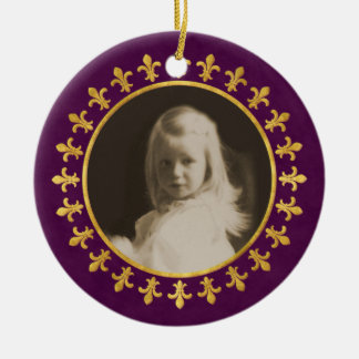 Ornement En Céramique vue de la photo Fleur-De-lis