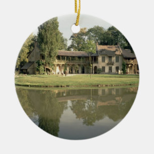 Ornement En Céramique Vue du petit Hameau, 1782-85 (photo)