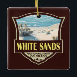 Ornement En Céramique White Sands National Park Travel Art Vintage<br><div class="desc">Design d'illustration vectorielle White Sands. Le parc est situé dans l'état du Nouveau-Mexique et complètement entouré par la chaîne de missiles White Sands.</div>