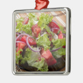 Ornement En Métal Angle de vue sur un fragment de salade (Gauche)