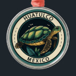 Ornement En Métal Badge de tortue Huatulco Mexique<br><div class="desc">Design vectoriel Huatulco. Elle est connue pour ses ruines préhispaniques dans le Parque Eco-Arqueológico Copalita voisin,  dont un centre cérémonial avec un grand temple en pierre et un terrain de balle.</div>