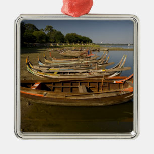 Ornement En Métal Bateaux sur le lac entre Kyauktawgyi Paya et