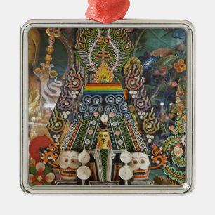 Ornement En Métal Bhoutan. Des gâteaux cérémoniels fabriqués par