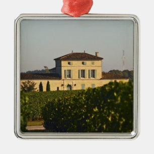 Ornement En Métal Château Lafleur Petrus et vignoble, à Pomerol,