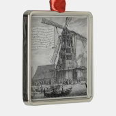 Ornement En Métal Combattant un feu dans un moulin à vent près de (Droite)