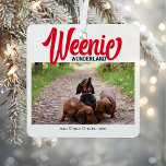 Ornement En Métal Dachshund Weenie Chien de Noël Photo personnalisée<br><div class="desc">Ajoutez une touche d'humour à votre décor de vacances avec notre Dachshund Dachshund Weenie Dog Christmas Custom Photo Metal Ornement! Cet ornement ludique est conçu pour les amateurs de dachshund et les propriétaires d'animaux qui veulent célébrer la saison avec la meilleure photo de leur ami en fureur. Doté d’un design...</div>