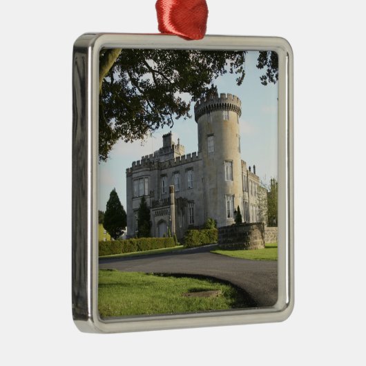 Ornement En Métal Entrée côté château de Dromoland sans personne (Droite)