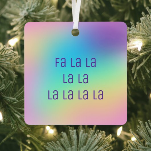 Ornement En Métal "Fa La La La" Pastel Rainbow Gradient (Insitu)