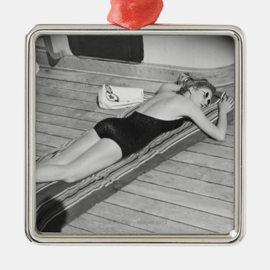 Ornement En Métal Femme de bronzage de Sun (Devant)