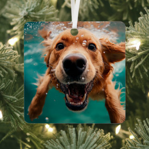 Ornement En Métal Heureux Golden Retriever Nageant Sous L'eau