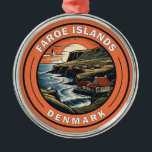 Ornement En Métal Îles Féroé Danemark Insigne d'art de voyage<br><div class="desc">Les îles Féroé dans un style vectoriel. Les îles Féroé sont un archipel autonome,  appartenant au royaume du Danemark. Il comprend 18 îles rocheuses et volcaniques.</div>