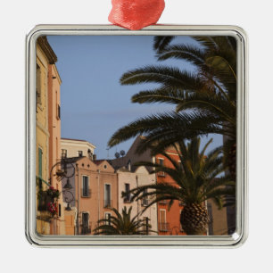 Ornement En Métal Italie, Sardaigne, Cagliari. Bâtiments et palmier
