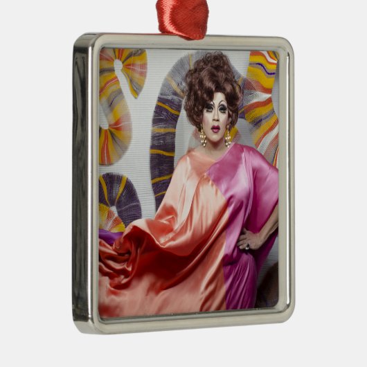 Ornement En Métal Juanita DAVANTAGE ! (Droite)