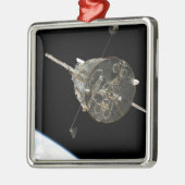 Ornement En Métal Le télescope spatial Hubble en orbite au-dessus de (Gauche)