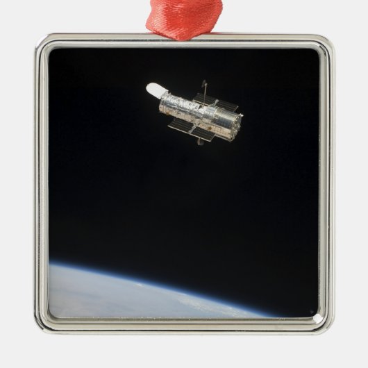 Ornement En Métal Le télescope spatial Hubble en orbite au-dessus de (Devant)