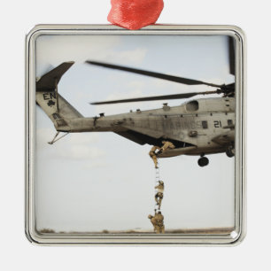 Ornement En Métal Les pararescuemen de l'Armée de l'Air conduisent