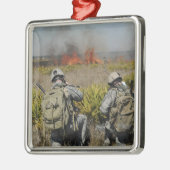 Ornement En Métal Les soldats appellent l'information (Gauche)