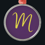 Ornement En Métal Lettre initiale Monogramme élégant Indigo jaune<br><div class="desc">Voulez-vous posséder un produit avec les initiales de votre nom? Il est très simple,  esthétique et attrayant.</div>