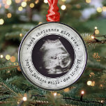Ornement En Métal Meilleur cadeau Ever Ultrasound Baby Photo Faux Ma<br><div class="desc">Célébrez le cadeau précieux de votre nouveau membre de la famille avec un élégant ornement en métal rond photo. Le design neutre est adapté pour un nouveau bébé garçon ou une nouvelle fille. L'écriture et l'image de ce modèle sont simples à personnaliser. (AVIS DE CONCEPTION D'IMAGE ET DE TEXTE :...</div>