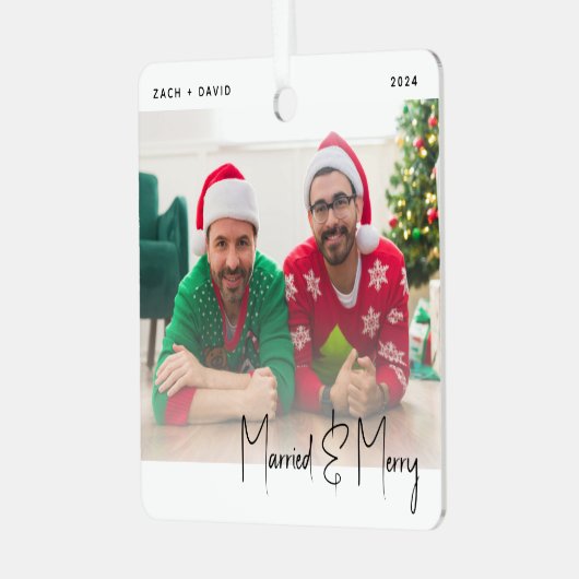 Ornement En Métal Minuscule photo mariée et joyeux script noir LGBTQ (Avant gauche)