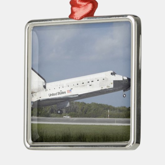 Ornement En Métal Navette spatiale Découverte atterrit sur la piste (Gauche)