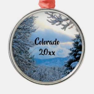 Ornement En Métal Neige sur les pins dans le Colorado Montagnes Roch