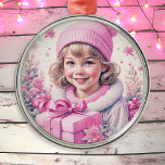 Ornement En Métal Noël vintage de la petite fille rose<br><div class="desc">Jolie petite fille vintage en casquette d'hiver tenant une boîte cadeau rose boîte rétro nostalgique ornement de Noël pour ceux qui aiment un Noël à l'ancienne.</div>