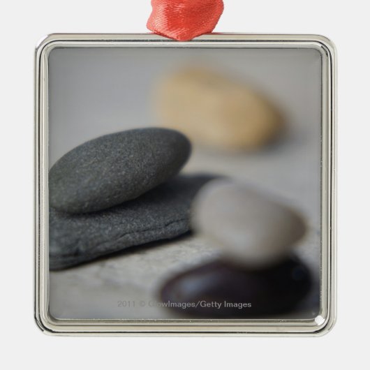 Ornement En Métal Plan rapproché des cailloux (Devant)