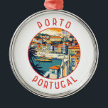 Ornement En Métal Porto Portugal Cercle en détresse rétrograde<br><div class="desc">Conception de déplacement vectoriel Porto rétro. Porto est une ville côtière du nord-ouest du Portugal connue pour ses ponts imposants et sa production de vin de port.</div>