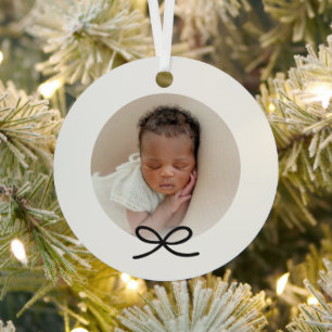 Ornement En Métal Première photo minimale de Noël de bébé noir Bow