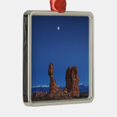 Ornement En Métal Roche équilibrée (Droite)