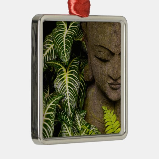 Ornement En Métal Statue dans des informations sur l'emplacement de (Droite)