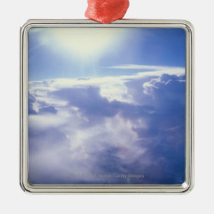 Ornement En Métal Sun shinning par des nuages