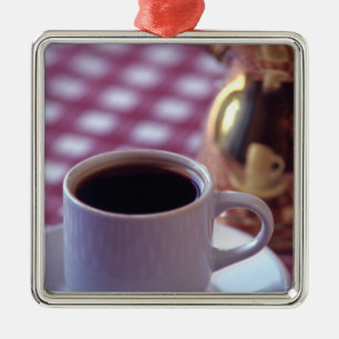 Ornement En Métal Une tasse de café arabe. Syrie. Le Moyen