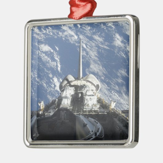 Ornement En Métal Une vue partielle de Space Shuttle Atlantis (Gauche)