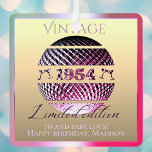 Ornement En Métal Vintage 1954 70e anniversaire rose<br><div class="desc">Un cadeau spécial de 70e anniversaire pour ceux qui sont nés en 1954 Vous cherchez un cadeau original et charmant pour quelqu'un né en 1954? Pensez aux cartes, aux ornements ou aux accessoires avec un design unique de boule disco inscrit avec "Edition Limitée" dans un choix de couleurs rose ou...</div>