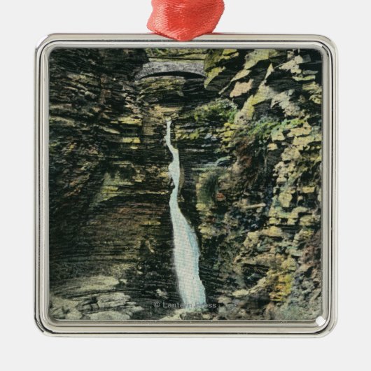 Ornement En Métal Vue de la cascade centrale (Devant)