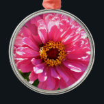 Ornement En Métal Zinnia rose<br><div class="desc">pretty pink</div>