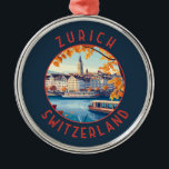 Ornement En Métal Zurich Suisse - Cercle en détresse rétro<br><div class="desc">Design de voyage vectoriel rétro de Zurich. Les ruelles pittoresques du centre d'Altstadt (vieille ville),  de part et d'autre de la rivière Limmat,  reflètent son histoire d'avant-Moyen-Age.</div>