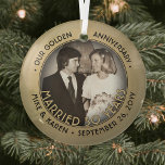 Ornement En Verre Any Text 1 Photo Golden 50th Mariage Anniversary<br><div class="desc">Célébrez un joyeux 50e anniversaire de mariage d'or avec une photo personnalisée "Marié 50 ans" ornement de Noël noir et or rond verre. Image et tout le texte sur ce modèle sont simples à personnaliser. (AVIS DE CONCEPTION D'IMAGE ET DE TEXTE : 1) Pour ajuster la position du libellé, ajoutez...</div>