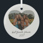 Ornement En Verre Best Friends Forever BFF Custom Heart Année photo<br><div class="desc">Célébrez votre lien incassable avec ce ornement de verre personnalisé avec un découpage photo en forme de coeur. Parfait pour les colocataires, les soeurs de sororité ou les meilleurs amis, cet ornement vous permet de customiser le texte et l'année, créant un souvenir significatif pour chérir votre amitié. La coupure du...</div>