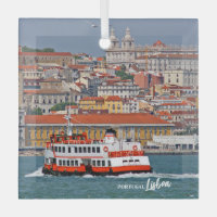 Ciel de Lisbonne avec vieux ferry sur le fleuve Ta